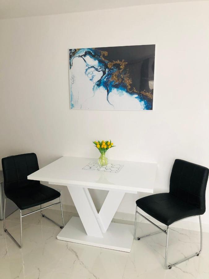 Kaliny Apartamenty Wanny Z Hydromasazem Chorzów Exterior foto