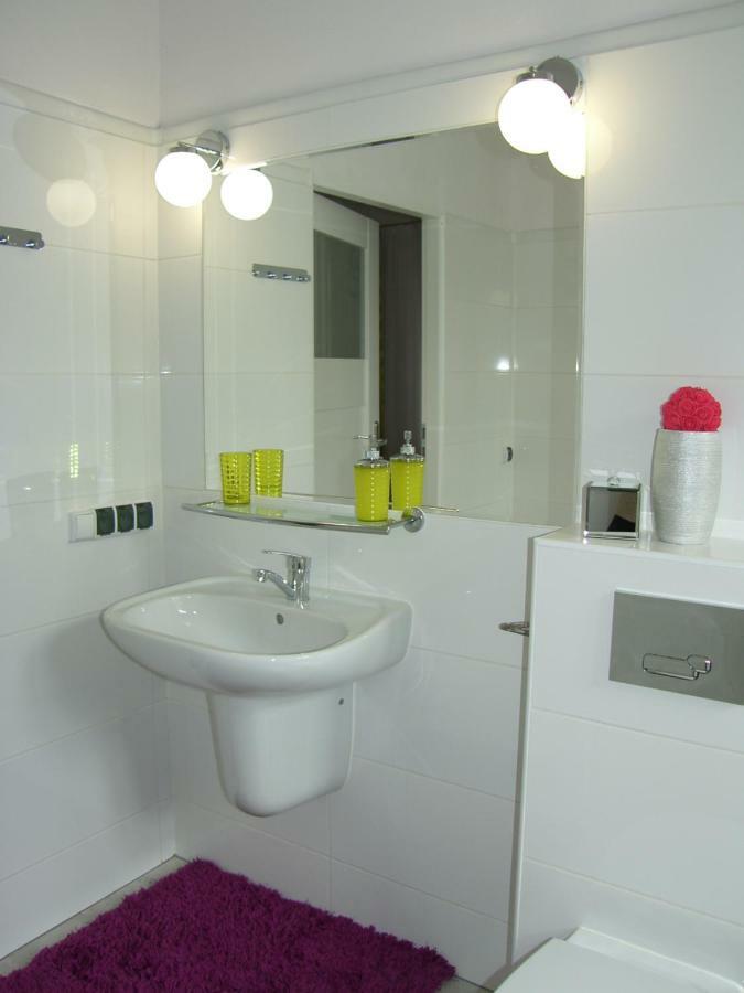 Kaliny Apartamenty Wanny Z Hydromasazem Chorzów Exterior foto